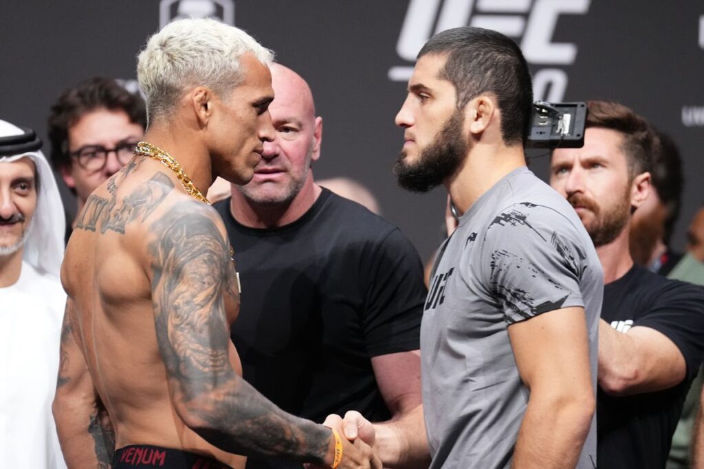 Charles Oliveira uninterested in selling UFC 300 fight with words: 'When that door closes, I’m a lion hunting' 4 Charles Oliveira and Islam Makhachev