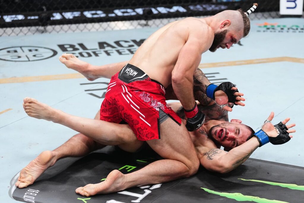 Watch - UFC champ Alex Pereira scares off customers trading in his cards at Topps hobby shop 3 Prochazka KOs Rakic