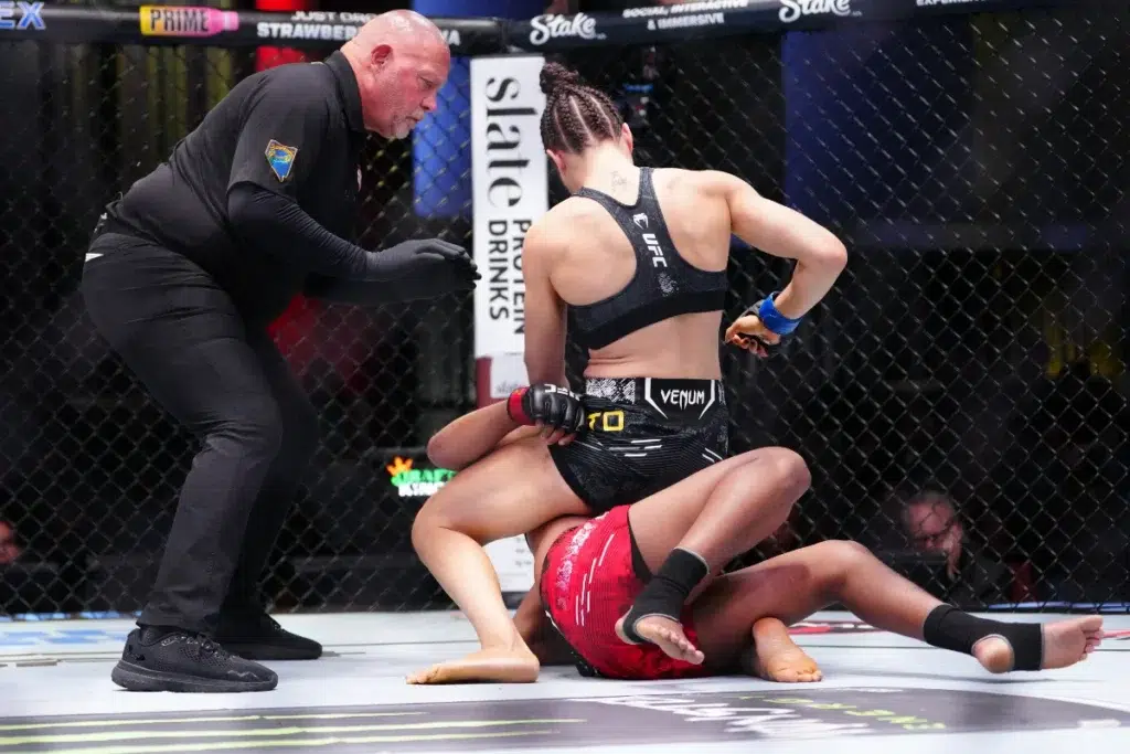 Video - Melissa Gatto stuns fans with rare 'Chest punch' TKO in UFC Vegas 92 win against Tamires Vidal 3 Gatto UFC