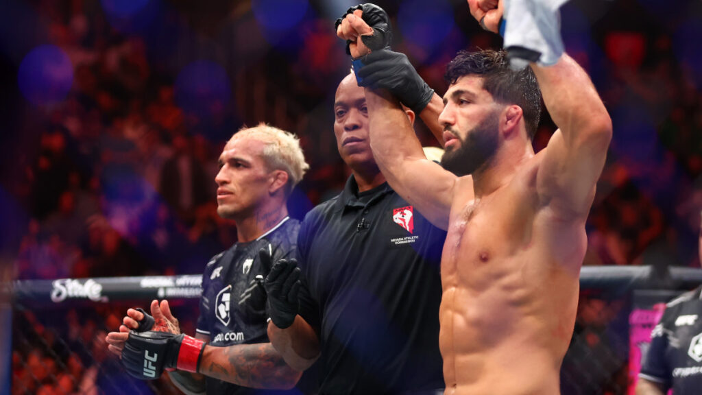 Islam Makhachev offers to help train Charles Oliveira ahead of rumored fight with Colby Covington 5 Oliveira