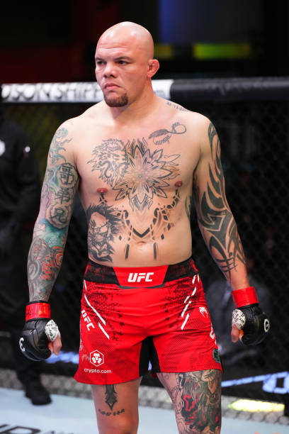 Anthony Smith claims UFC is pushing for him to fight Alex Pereira soon: 'There's some stuff behind the scenes' 2 Anthony Smith Khalil