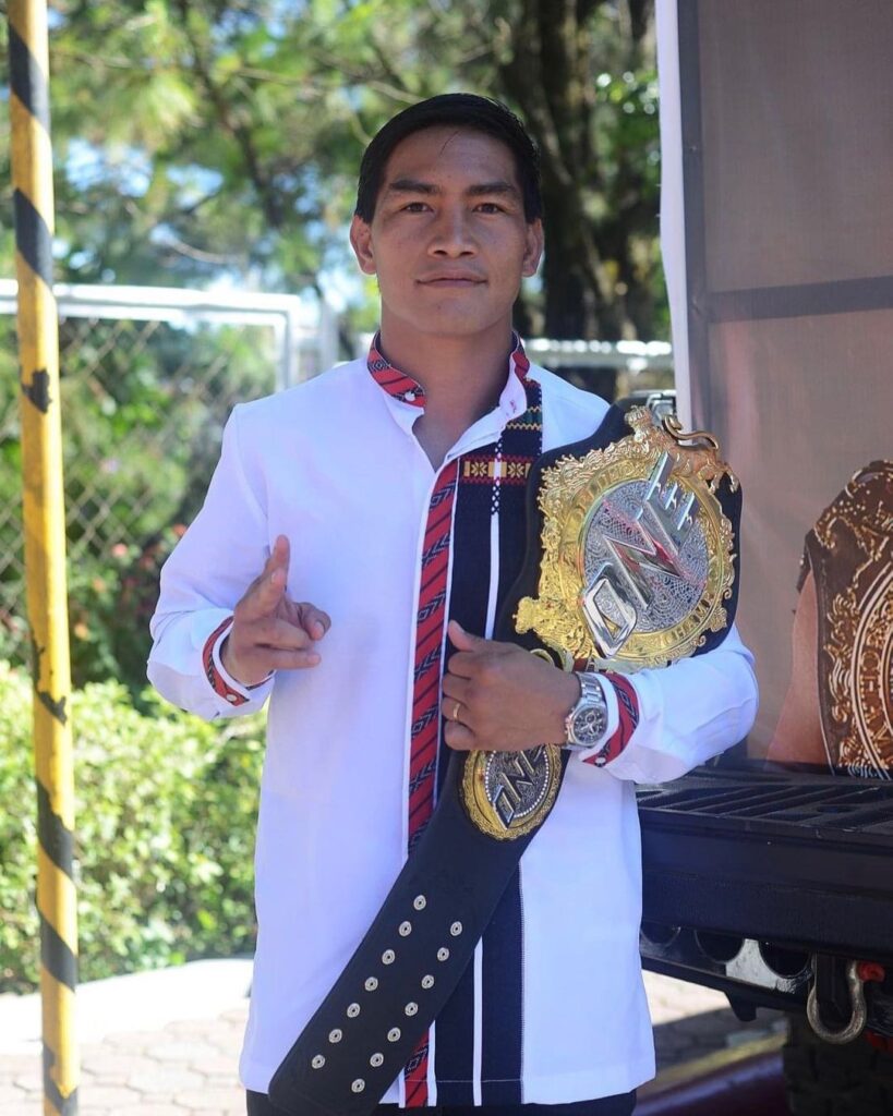 5 Best Filipino MMA Fighters 3 Eduard Folayang