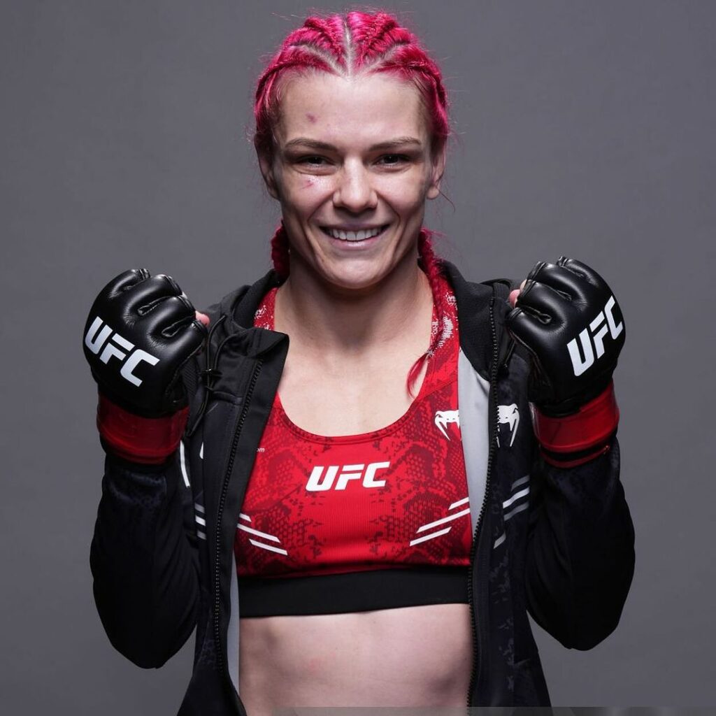 Current Best Canadian UFC Fighters 4 Gillian Robertson