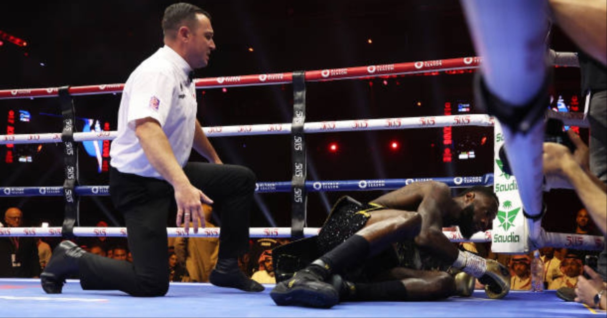 Zhilei Zhang lands stunning fifth round knockout over Deontay Wilder in huge win Highlights