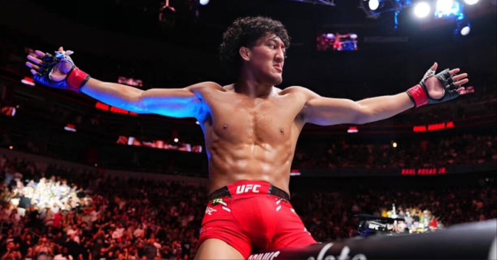 Raul Rosas Jr. submits Ricky Turcios with rear-naked choke at UFC Louisville highlights