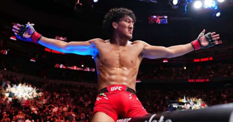 Raul Rosas Jr. submits Ricky Turcios with rear-naked choke at UFC Louisville highlights