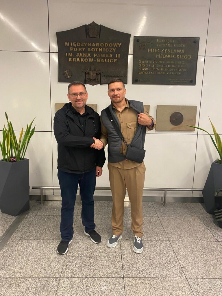 Ukrainian President Zelenskyy Steps In As Oleksandr Usyk Was Arrested in Airport 4 GXtU0uzXkAAt1lb