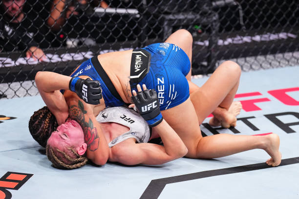 Ailin Perez Twerks in Her Opponent's Face Following 1st Round Arm Triangle - UFC Paris Highlights 3 Ailin Perez