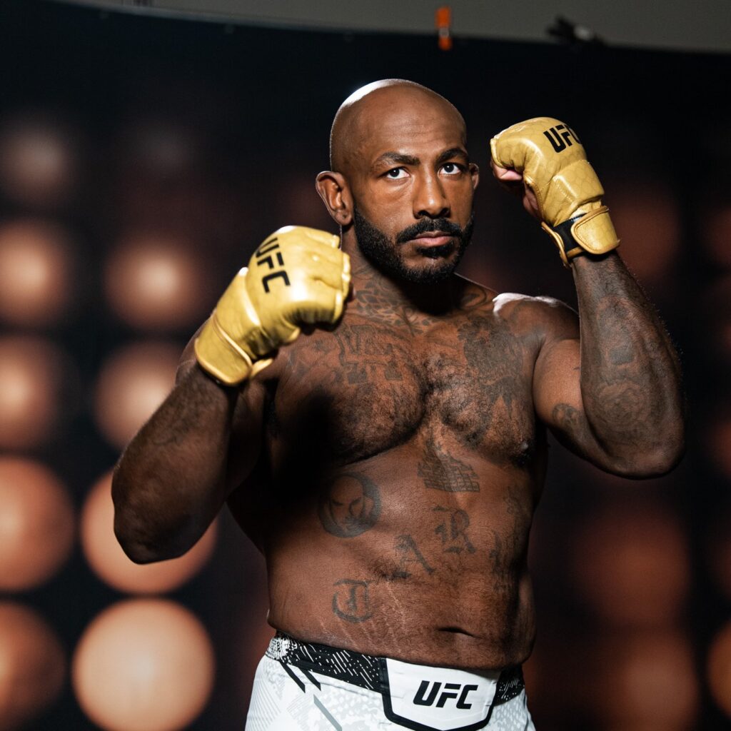 "Khalil will put him down" MMA Veteran Stuns with Upset UFC 307 Pick, Alex Pereira losing to Khalil Rountree 2 Khalil Rountree prepares to fight Alex Pereira at UFC 307