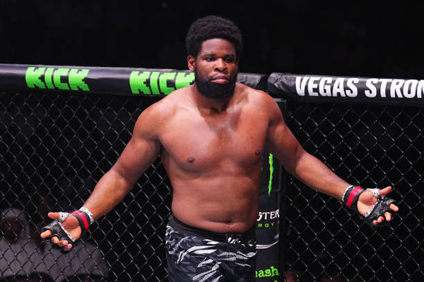 Kennedy Nzechukwu lands dominant first round knockout over Chris Barnett - UFC 308 Highlights 4 kennedy 2