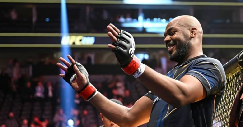 Alexander Volkanovski says Jon Jones needs Tom Aspinall fight to solidify heavyweight reign 4 Report - Fighters set to wear old glove design at UFC 309 despite introduction of new design in June