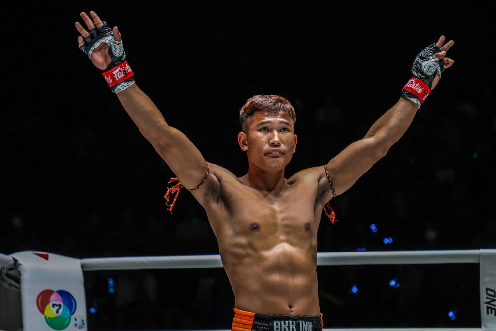 Ex-UFC Star John Lineker Suffers Controversial Defeat Against Kulabdam: ONE Fight Night 27 Highlights 4 Kulabdam Sor Jor Piek Uthai Julio Lobo ONE Friday Fights 52 10