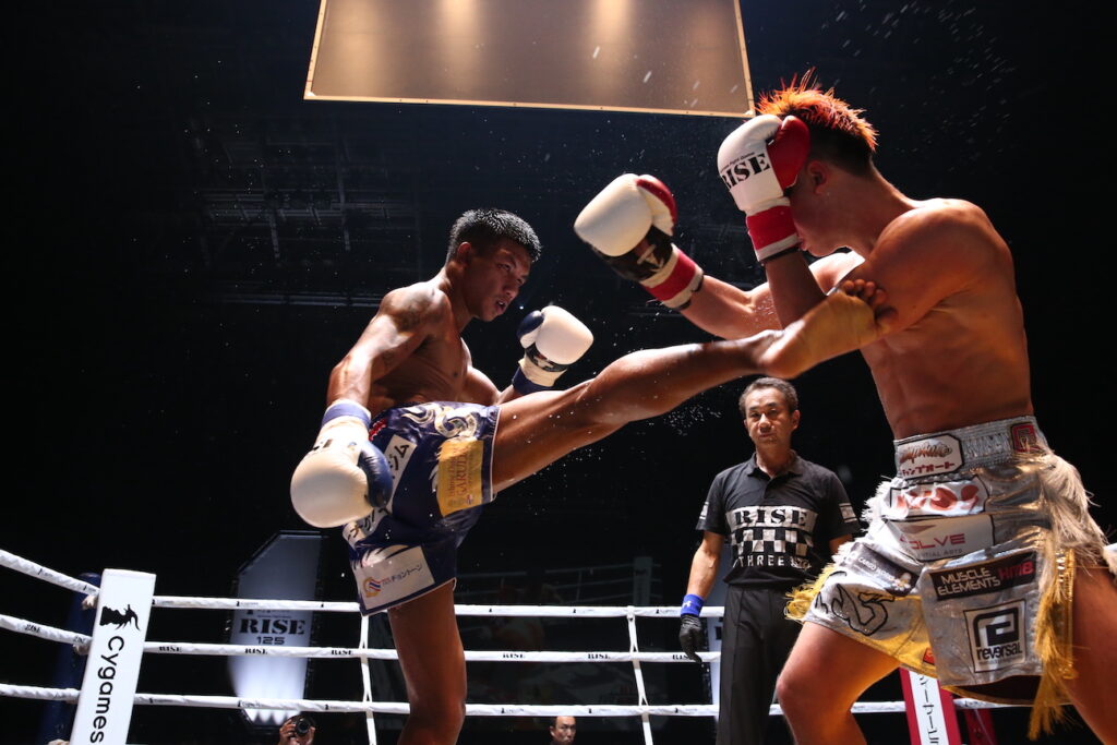 Muay Thai vs. Kickboxing in Action: Tenshin Nasukawa vs. Rodtang Lookback 2 Tenshin Nasukawa vs. Rodtang Muay Thai vs. Kickboxing 6