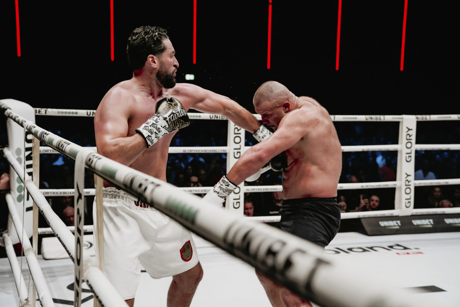 Arm break and a headkick knockout! Jamal Ben Saddik beats Uku Jürjendal – Glory 98 Results