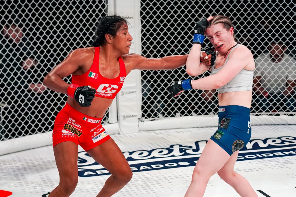 Two-Division Boxing Champion Kenia Enriquez Delivers a Dazzling Performance in MMA Debut 2 Gl9x JpWcAAXqb1