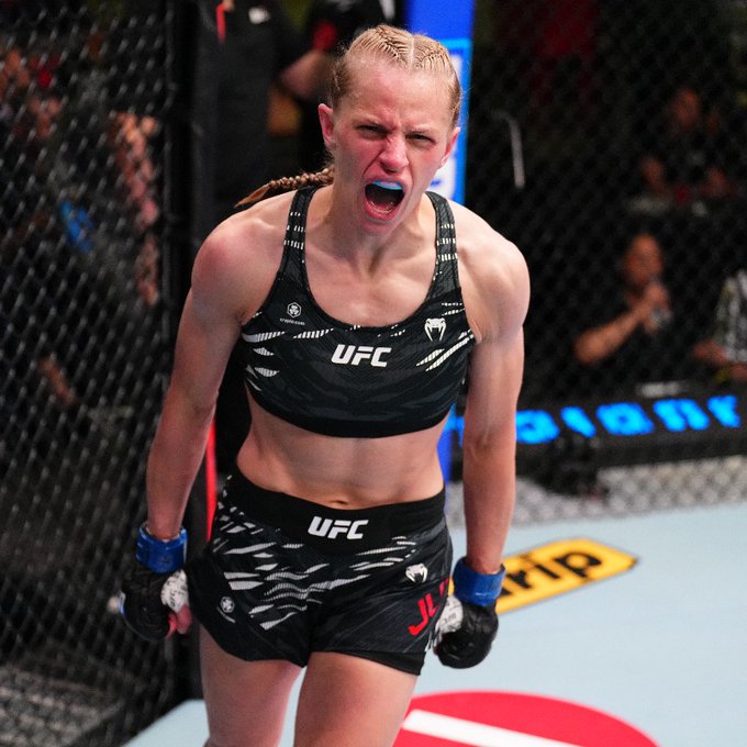 Carli Judice Stuns Yuneisy Duben with Vicious Head-Kick KO - UFC Vegas 104 Highlights 4 GmG5ClmbcAATT5P