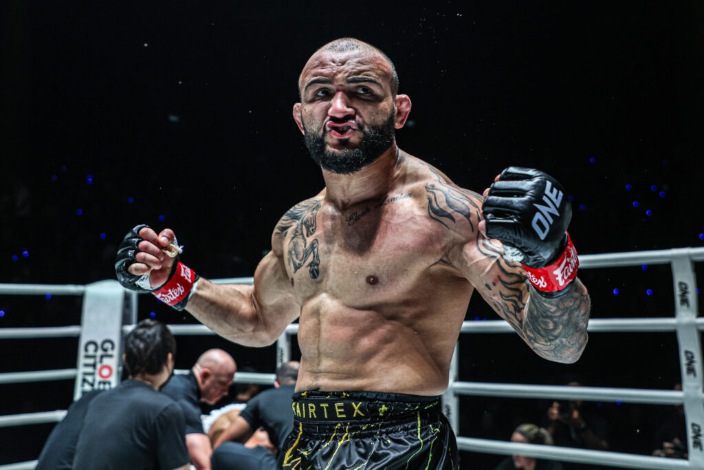 Hiroki Akimoto Edges John Lineker via Split Decision in Exciting Kickboxing Clash - ONE 172 Highlights 2 John Lineker Alexey Balyko ONE Fight Night 25 42 scaled 1