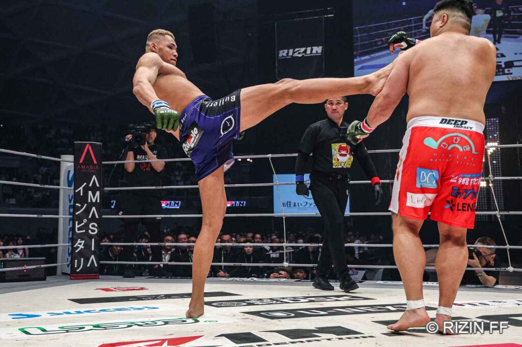 King Edokpolo’s Towering 6'8" Frame Overwhelms Ryo Sakai in TKO Win at RIZIN 50 3 King Edokpolo エドポロキング 5