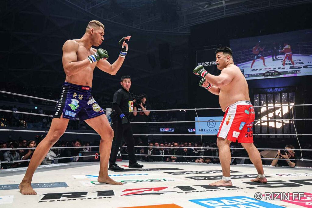 King Edokpolo’s Towering 6'8" Frame Overwhelms Ryo Sakai in TKO Win at RIZIN 50 2 King Edokpolo エドポロキング 6