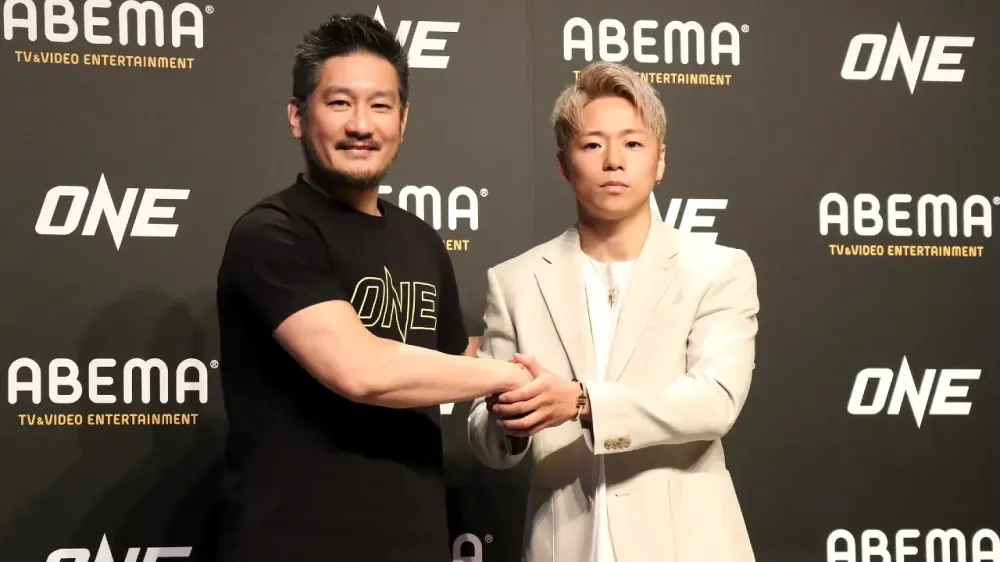 "No Matter how much it hurts, keep going!" - Chatri Sityodtong consoles Takeru after knockout loss 2 Chatri Sityodtong with Takeru Segawa at a press conference