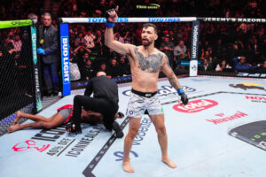 Mauricio Ruffy KOs King Green With Insane Wheel Kick In Opening Round