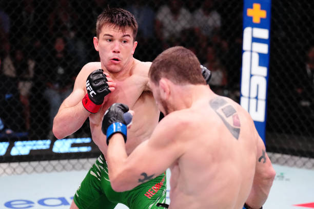 Alexander Hernandez Outworks Kurt Holobaugh, Lands Unanimous Decision Win - UFC Vegas 104 Highlights 3 gettyimages 2205295082 612x612 1