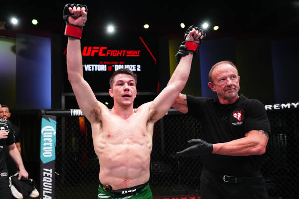 Alexander Hernandez Outworks Kurt Holobaugh, Lands Unanimous Decision Win - UFC Vegas 104 Highlights 5 gettyimages 2205296388 612x612 1