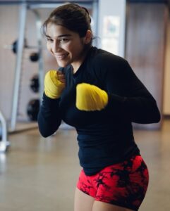 “Right Hook” Roxy Verduzco Rumbles To Unanimous Decision - Dominates