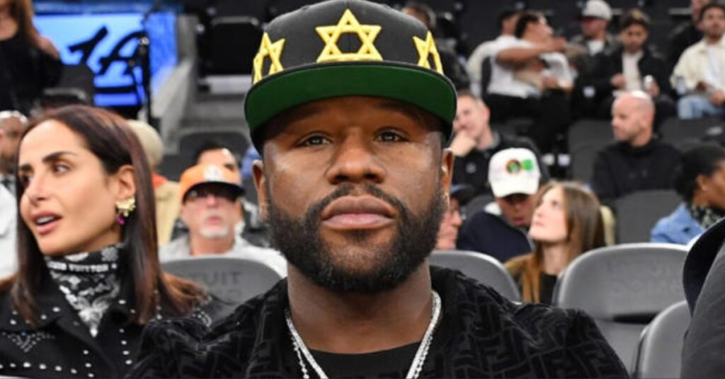 'Broke and Promotes War’ - Floyd Mayweather Ripped by Amir Khan for Flaunting Wealth and Supporting Israel