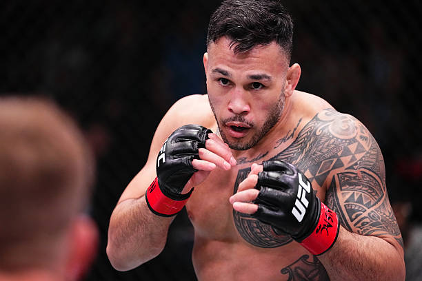 Brad Tavares Defeats Gerald Meerschaert, Ties Bisping for Most Wins in Middleweight History - UFC Vegas 105 Highlights 4 gettyimages 2208739037 612x612 1