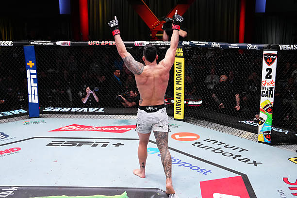 Brad Tavares Defeats Gerald Meerschaert, Ties Bisping for Most Wins in Middleweight History - UFC Vegas 105 Highlights 5 gettyimages 2208739590 612x612 1