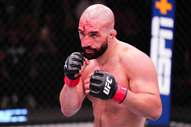 Jared Gordon KOs Thiago Moisés with Perfectly Timed Overhand Right - UFC Vegas 106 Highlights 1 1000015720
