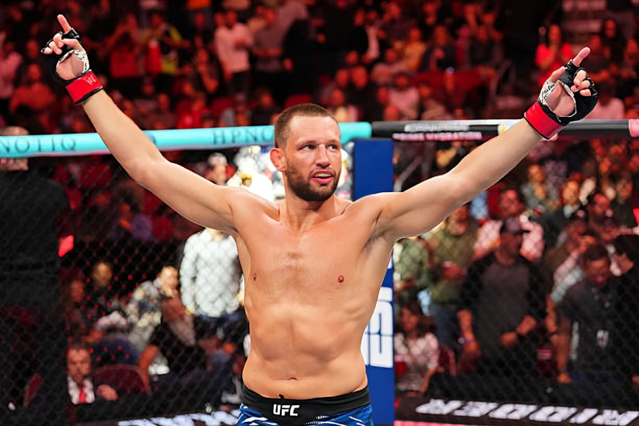 Reinier de Ridder rolls through Bo Nickal with brutal knee knockout win - UFC Des Moines Highlights 2 86093321940