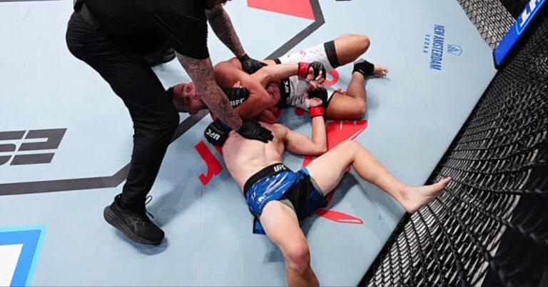 Jordan Leavitt chokes out Kurt Holobaugh with nasty anaconda finish - UFC Vegas 107 Highlights