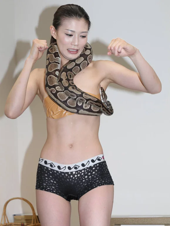 Japanese Boxer Tomomi Takano Removes Bikini and Goes Topless at Bangkok Weigh-In 2 Tomomi Takano
