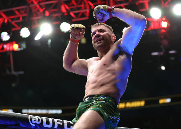 Dricus Du Plessis Has Agreed to Two Different Dates for Chimaev Fight: 'It's Not That Far Away' 3 gettyimages 2167221231 612x612 1
