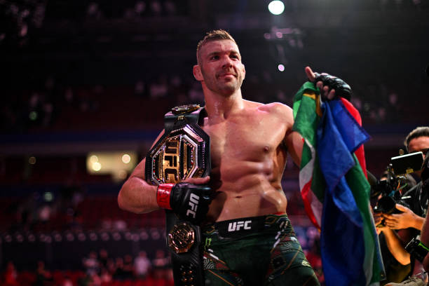 Former UFC Champ Doubts Khamzat Chimaev's Ability Against Dricus Du Plessis in Title Showdown 3 gettyimages 2197901799 612x612 1