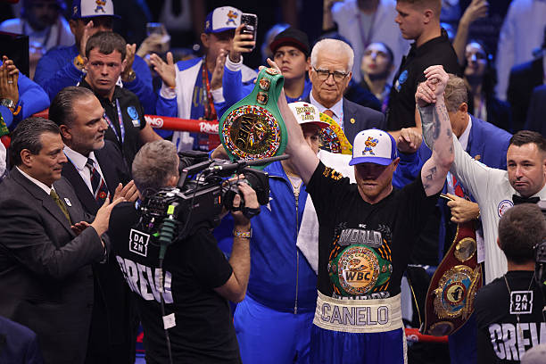 Canelo Álvarez Defeats William Scull to Once Again Become an Undisputed World Champion - Canelo vs. Scull Highlights 4 gettyimages 2212742945 612x612 1