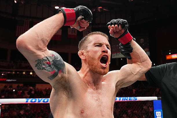Cory Sandhagen Forces Deiveson Figueiredo to Tap Out Due to Injury - UFC Des Moines Highlights 9 gettyimages 2213286826 612x612 1