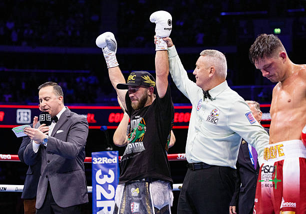 Nathaniel Collins Drops Lee McGregor with Laser Left Hand, Scores TKO in Round 4: Taylor vs. Essuman Highlights 3 gettyimages 2216154647 612x612 1