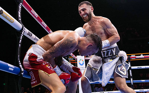 Nathaniel Collins Drops Lee McGregor with Laser Left Hand, Scores TKO in Round 4: Taylor vs. Essuman Highlights 2 gettyimages 2216154687 612x612 1