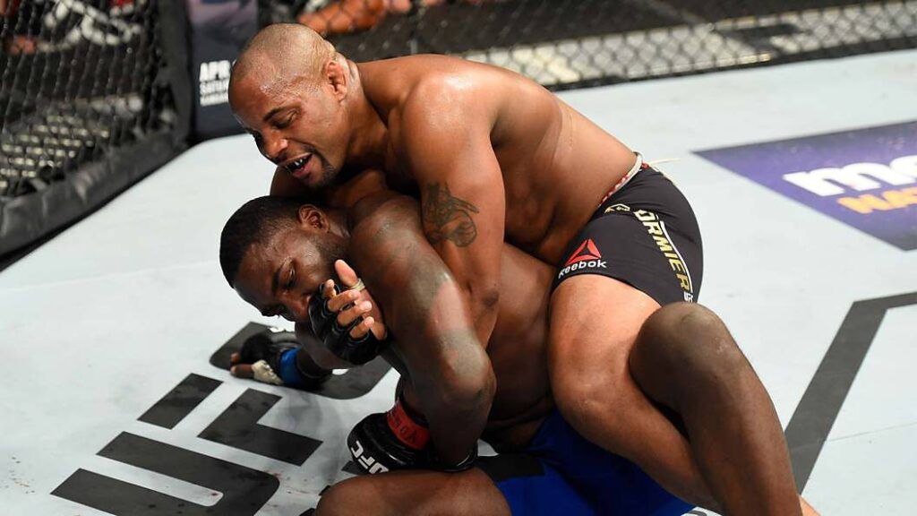 UFC Great Jon Jones Pays Tribute to Daniel Cormier: “My Greatest Rival, and a Man I Aspire to Be Like” 3 p04zmh6b