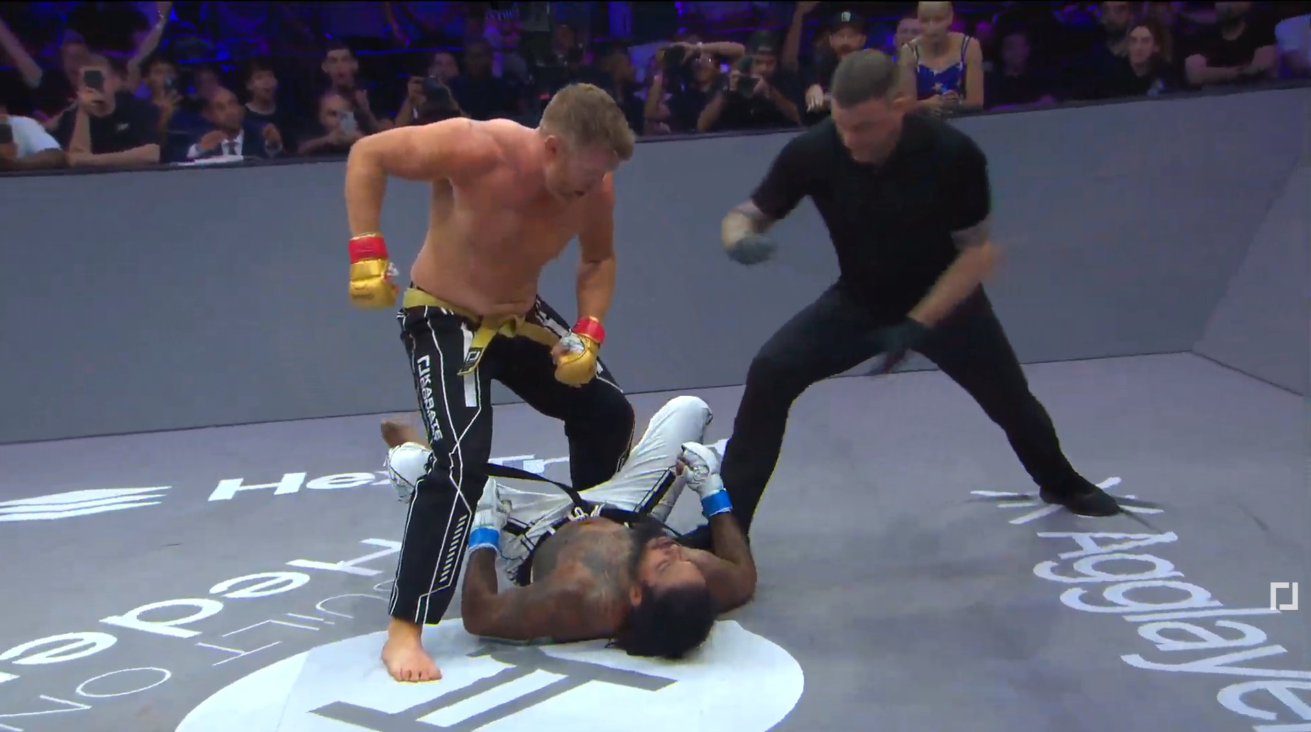 Sam Alvey puts Tyrone Spong to sleep to defend his heavyweight title – Karate Combat 54 Highlights
