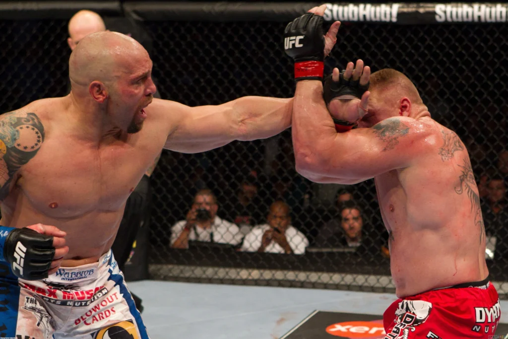 Watch: Brock Lesnar vs. Shane Carwin: UFC Drops Classic Heavyweight Match - Bloodied Brock Barely Survives 1 shane carwin vs brock lesnar 2