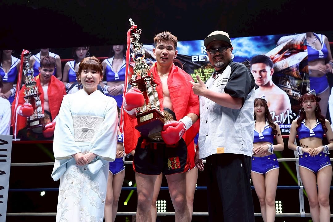 Watch: Brutal kickboxing war between Ouyang Feng Vs. Darryl Verdonk for the K-1 title at K-1 BEYOND