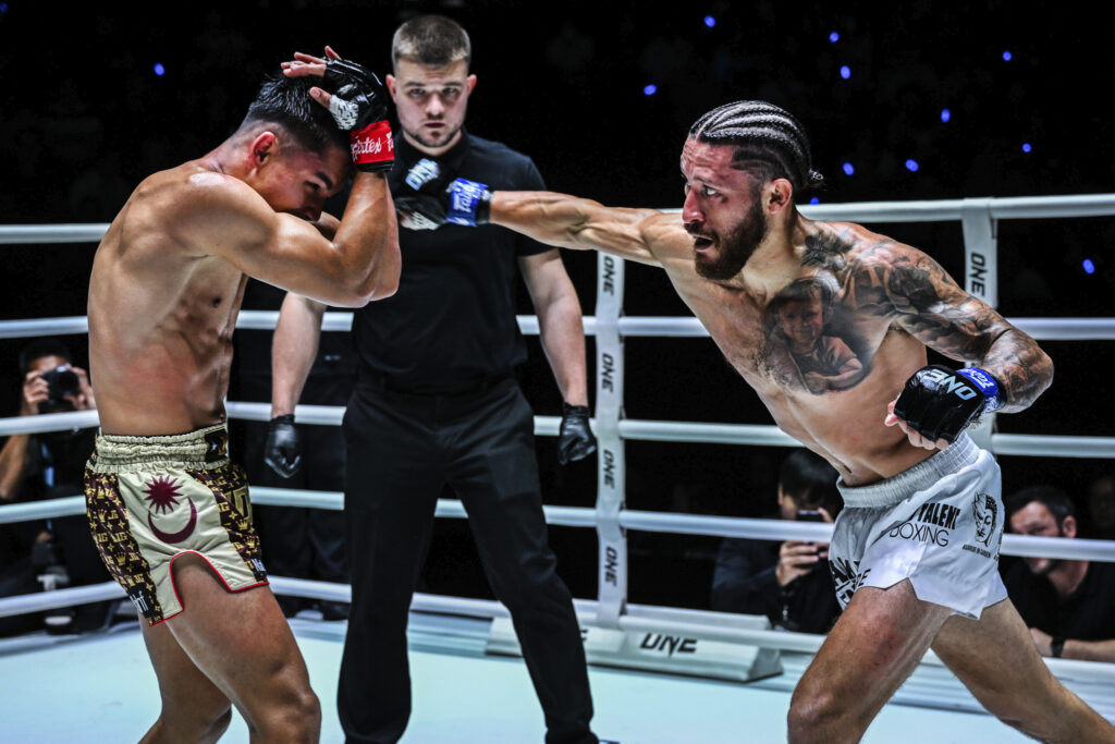 "He fights with with a lot of Ego." Diego Paez after beating Johan Ghazali at ONE Fight Night 32 1 Diego Paez punches Johan Ghazali