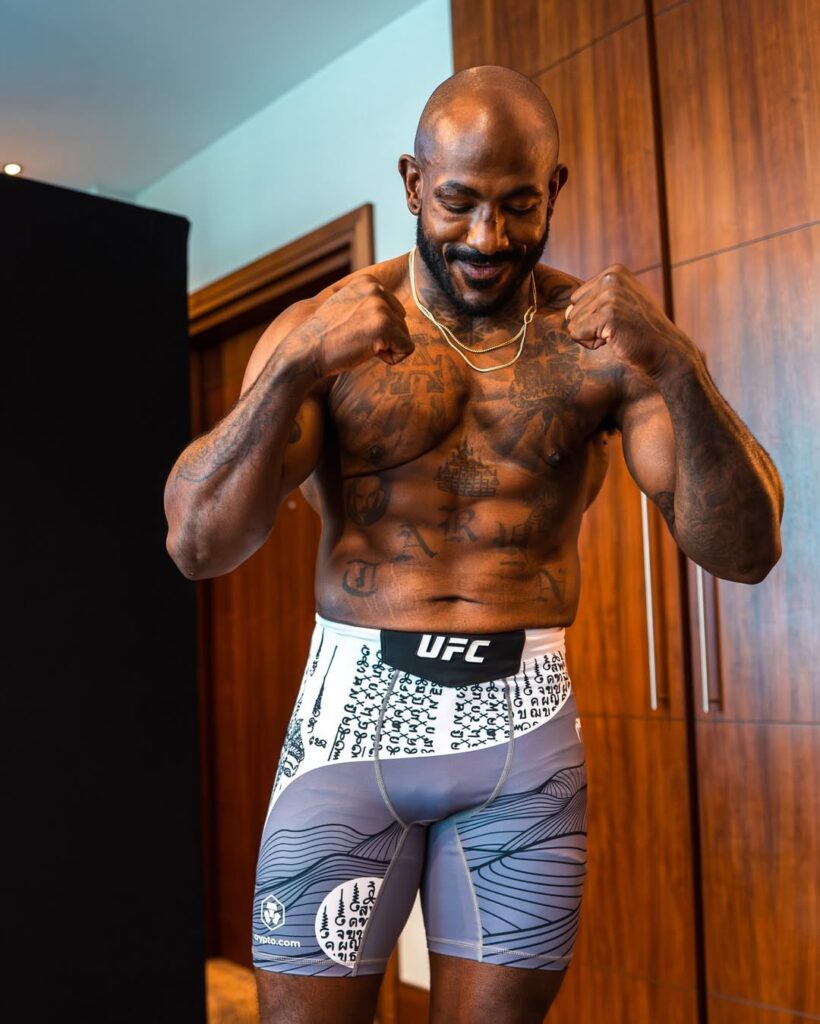 Khalil Rountree Jr.: ‘A Piece of Me and a Piece of Vegas’ - The Meaning Behind His Custom UFC Shorts 6 GtqLlhOXIAAN 0z