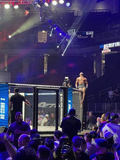 Ronnie Gibbs Hands Biaggio Ali Walsh His First Pro MMA Loss in Stunning Upset - PFL 7 Highlights 4 GufnGEHXUAATBuz