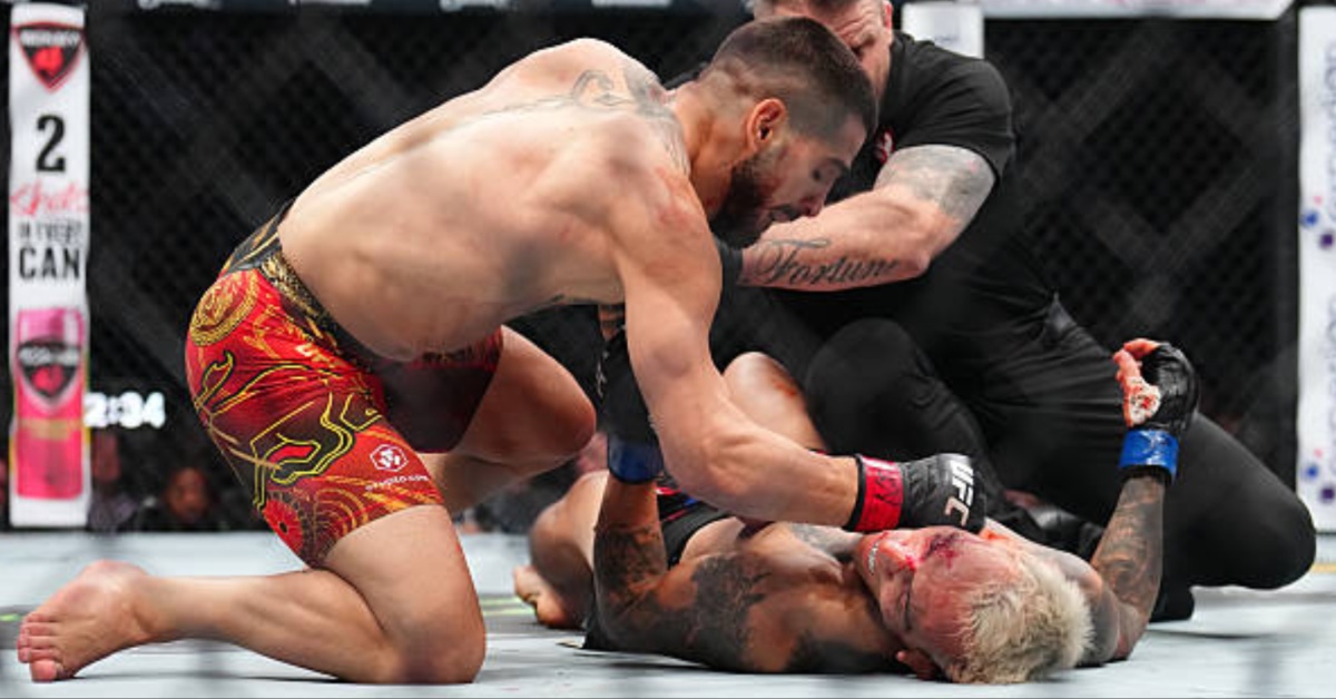 History Made! Ilia Topuria Crushes Charles Oliveira with Vicious KO to Claim Lightweight Title – UFC 317 Highlights
