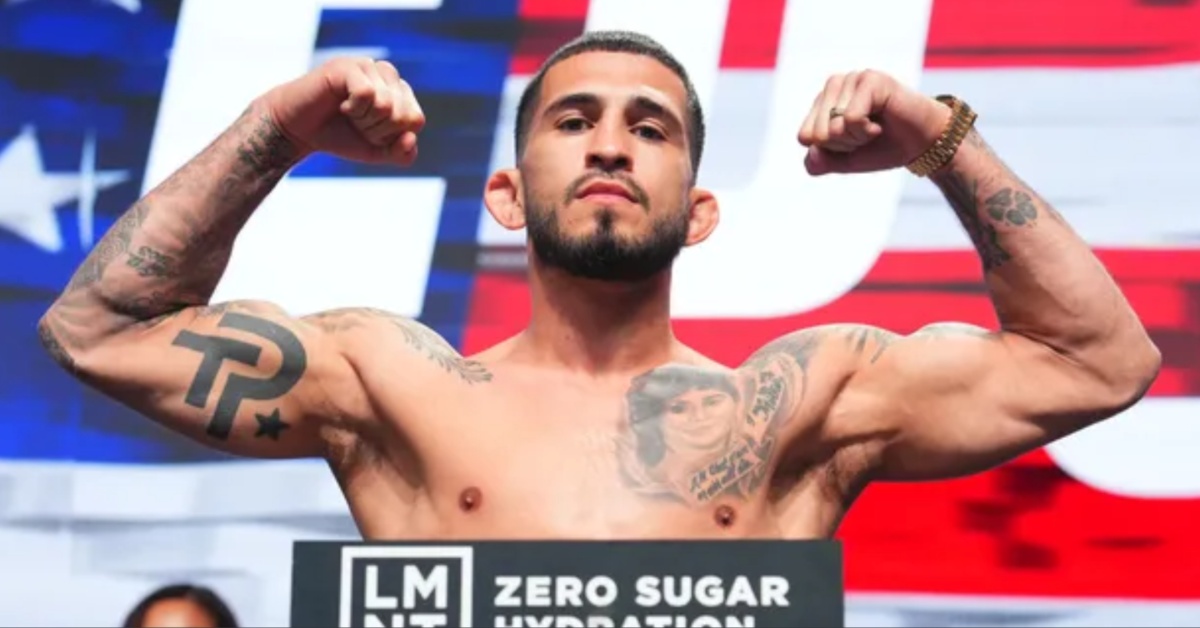 Ex-Bellator Champ Sergio Pettis Scores Unanimous Decision Victory Against Raufeon Stots – PFL 7 Highlights